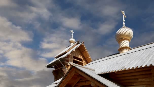 Église orthodoxe moderne en bois Moscou, Russie — Video