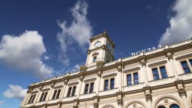 Cephe tarihi Bolshaya tren istasyonuna (Rusça yazılı Bolshaya tren istasyonu) bina - Moskova, Rusya'nın dokuz ana tren istasyonları biridir.