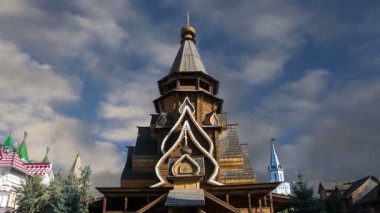 Izmailovsky Kremlin (Izmailovo Kremlin), Moskova, Rusya - müzeler, restoranlar, fuarlar ve piyasalar ve diğer birçok konumlar da dahil olmak üzere en renkli ve ilginç şehir yerlerinden biridir