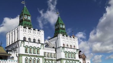  Izmailovsky Kremlin (Izmailovo Kremlin), Moskova, Rusya - müzeler, restoranlar, fuarlar ve piyasalar ve diğer birçok konumlar da dahil olmak üzere en renkli ve ilginç şehir yerlerinden biridir 