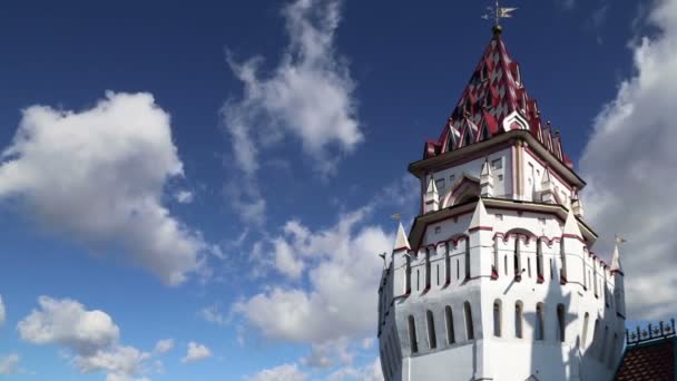 Izmailovsky Kremlin (Kremlin à Izmailovo), Moscou, Russie- est l'un des monuments les plus colorés et intéressants de la ville, y compris les musées, restaurants, foires et marchés et de nombreuses autres attractions — Video