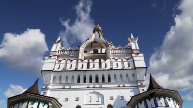  Izmailovsky Kremlin (Izmailovo Kremlin), Moskova, Rusya - müzeler, restoranlar, fuarlar ve piyasalar ve diğer birçok konumlar da dahil olmak üzere en renkli ve ilginç şehir yerlerinden biridir 