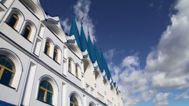  Izmailovsky Kremlin (Izmailovo Kremlin), Moskova, Rusya - müzeler, restoranlar, fuarlar ve piyasalar ve diğer birçok konumlar da dahil olmak üzere en renkli ve ilginç şehir yerlerinden biridir 