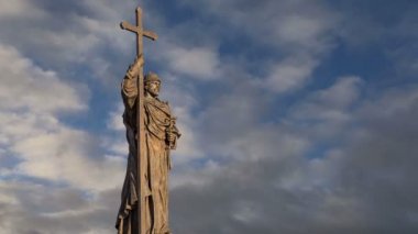 Kutsal Prens Vladimir Borovitskaya Meydanı yakınındaki Kremlin, Rusya Moskova'da büyük anıt. Açılış töreni 4 Kasım 2016 gerçekleşti