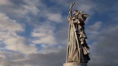 Kutsal Prens Vladimir Borovitskaya Meydanı yakınındaki Kremlin, Rusya Moskova'da büyük anıt. Açılış töreni 4 Kasım 2016 gerçekleşti