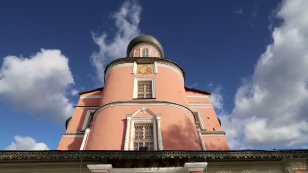 Monastère Donskoy. Églises russes médiévales sur le territoire- monastère a été créé en 1591 et a été une forteresse. Moscou, Russie — Video