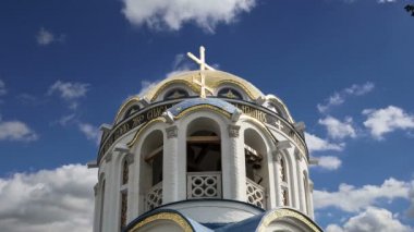 Yasenevo, Moskova, Rusya, Tanrının annesi korunması Kilisesi. Tapınağın 2009 yılında kurulmuş ve bağış ücretleri mal oldu  