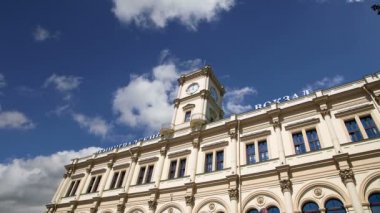 Cephe tarihi Bolshaya tren istasyonuna (Rusça yazılı Bolshaya tren istasyonu) bina - Moskova, Rusya'nın dokuz ana tren istasyonları biridir. 