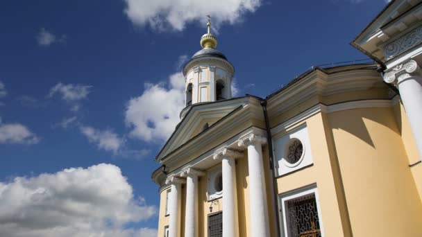Ortodox egyház az Isten Anyja "Öröm mindenkinek, aki bánat", Bolshaya Ordynka, Moszkva, Oroszország — Stock videók