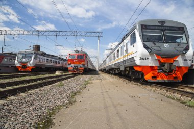 Moskova yolcu platformu (Savelovsky tren istasyonu)--trende biri dokuz ana tren istasyonları, Moskova, Rusya 