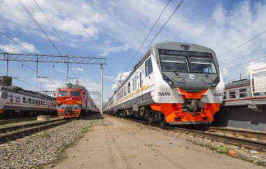 Moskova yolcu platformu (Savelovsky tren istasyonu)--trende biri dokuz ana tren istasyonları, Moskova, Rusya 