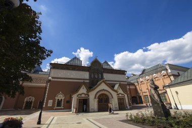 Devlet Tretyakov Galerisi, Moskova, Rusya, Rus güzel sanatlar dünyanın en önde gelen emanetçi bir sanat galerisi var. Galerinin geçmiş 1856 yılında başlar. Sanatçı V.Vasnetsov salonu. Koleksiyon - 130.000 sergiler