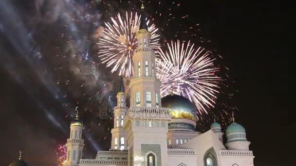 Mosquée de la cathédrale de Moscou et feux d'artifice, Russie la principale mosquée de Moscou, nouveau point de repère — Video