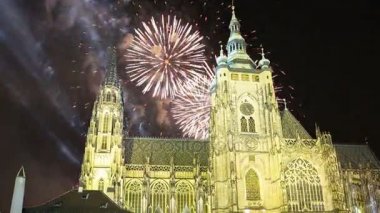 St. Vitus Katedrali (Roma Katolik Katedrali) ve tatil havai fişek 