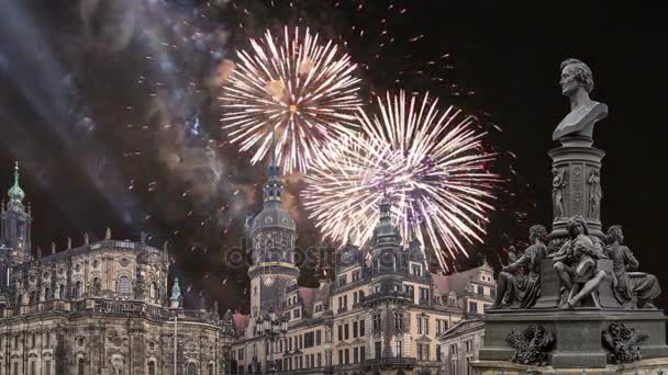 Sculpture on the Bruhl Terrace and  Hofkirche or Cathedral of Holy Trinity and holiday fireworks - baroque church in Dresden, Sachsen, Germany — Stock Video