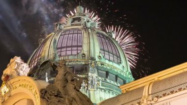 Belediye Binası (1912), art nouveau tarzı ve tatil Fireworks uygulamasında görüntülemek--bir büyük dönüm noktası ve konser salonu Prag, Çek Cumhuriyeti