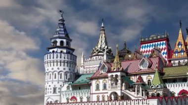  Izmailovsky Kremlin (Izmailovo Kremlin), Moskova, Rusya - müzeler, restoranlar, fuarlar ve piyasalar ve diğer birçok konumlar da dahil olmak üzere en renkli ve ilginç şehir yerlerinden biridir 