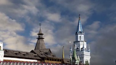 Izmailovsky Kremlin (Izmailovo Kremlin), Moskova, Rusya - müzeler, restoranlar, fuarlar ve piyasalar ve diğer birçok konumlar da dahil olmak üzere en renkli ve ilginç şehir yerlerinden biridir 