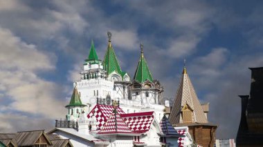  Izmailovsky Kremlin (Izmailovo Kremlin), Moskova, Rusya - müzeler, restoranlar, fuarlar ve piyasalar ve diğer birçok konumlar da dahil olmak üzere en renkli ve ilginç şehir yerlerinden biridir 