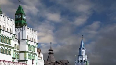  Izmailovsky Kremlin (Izmailovo Kremlin), Moskova, Rusya - müzeler, restoranlar, fuarlar ve piyasalar ve diğer birçok konumlar da dahil olmak üzere en renkli ve ilginç şehir yerlerinden biridir 
