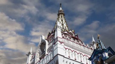  Izmailovsky Kremlin (Izmailovo Kremlin), Moskova, Rusya - müzeler, restoranlar, fuarlar ve piyasalar ve diğer birçok konumlar da dahil olmak üzere en renkli ve ilginç şehir yerlerinden biridir 