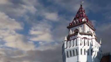  Izmailovsky Kremlin (Izmailovo Kremlin), Moskova, Rusya - müzeler, restoranlar, fuarlar ve piyasalar ve diğer birçok konumlar da dahil olmak üzere en renkli ve ilginç şehir yerlerinden biridir 