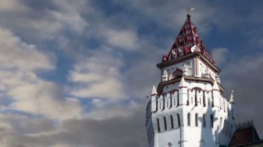  Izmailovsky Kremlin (Izmailovo Kremlin), Moskova, Rusya - müzeler, restoranlar, fuarlar ve piyasalar ve diğer birçok konumlar da dahil olmak üzere en renkli ve ilginç şehir yerlerinden biridir 