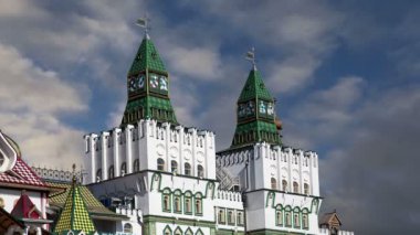  Izmailovsky Kremlin (Izmailovo Kremlin), Moskova, Rusya - müzeler, restoranlar, fuarlar ve piyasalar ve diğer birçok konumlar da dahil olmak üzere en renkli ve ilginç şehir yerlerinden biridir 