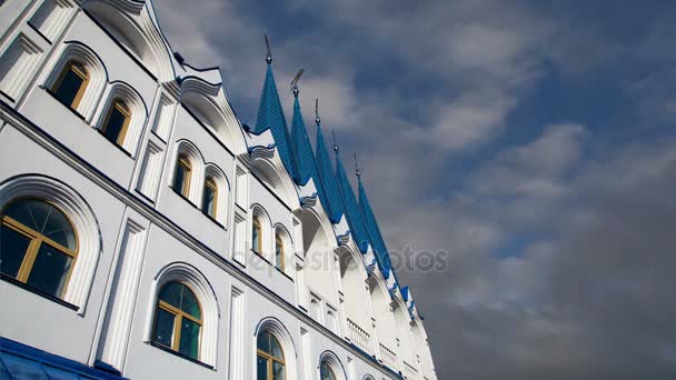 Izmailovsky Cremlino (Cremlino a Izmailovo), Mosca, Russia- è uno dei punti di riferimento della città più colorati e interessanti, tra musei, ristoranti, fiere e mercati e molte altre attrazioni — Video Stock