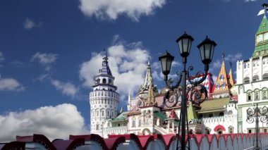 Izmailovsky Kremlin (Izmailovo Kremlin), Moskova, Rusya - müzeler, restoranlar, fuarlar ve piyasalar ve diğer birçok konumlar da dahil olmak üzere en renkli ve ilginç şehir yerlerinden biridir 