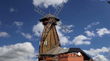 Izmailovsky Kremlin (Izmailovo Kremlin), Moskova, Rusya - müzeler, restoranlar, fuarlar ve piyasalar ve diğer birçok konumlar da dahil olmak üzere en renkli ve ilginç şehir yerlerinden biridir 