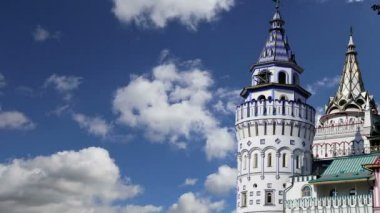 Izmailovsky Kremlin (Izmailovo Kremlin), Moskova, Rusya - müzeler, restoranlar, fuarlar ve piyasalar ve diğer birçok konumlar da dahil olmak üzere en renkli ve ilginç şehir yerlerinden biridir 