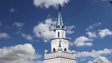 Izmailovsky Kremlin (Izmailovo Kremlin), Moskova, Rusya - müzeler, restoranlar, fuarlar ve piyasalar ve diğer birçok konumlar da dahil olmak üzere en renkli ve ilginç şehir yerlerinden biridir 