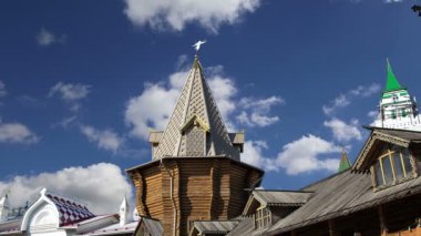 Izmailovsky Kremlin (Izmailovo Kremlin), Moskova, Rusya - müzeler, restoranlar, fuarlar ve piyasalar ve diğer birçok konumlar da dahil olmak üzere en renkli ve ilginç şehir yerlerinden biridir 