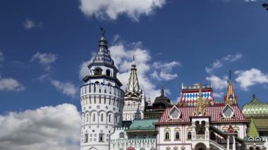 Izmailovsky Kremlin (Izmailovo Kremlin), Moskova, Rusya - müzeler, restoranlar, fuarlar ve piyasalar ve diğer birçok konumlar da dahil olmak üzere en renkli ve ilginç şehir yerlerinden biridir 