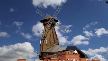 Izmailovsky Kremlin (Izmailovo Kremlin), Moskova, Rusya - müzeler, restoranlar, fuarlar ve piyasalar ve diğer birçok konumlar da dahil olmak üzere en renkli ve ilginç şehir yerlerinden biridir 