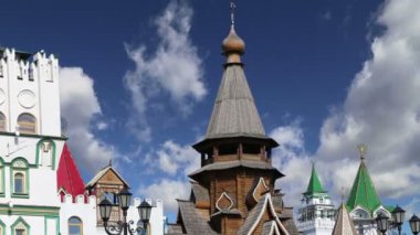 Izmailovsky Kremlin (Izmailovo Kremlin), Moskova, Rusya - müzeler, restoranlar, fuarlar ve piyasalar ve diğer birçok konumlar da dahil olmak üzere en renkli ve ilginç şehir yerlerinden biridir 