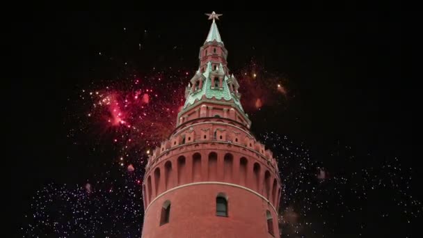 モスクワのクレムリン ロシア上空の花火 — ストック動画