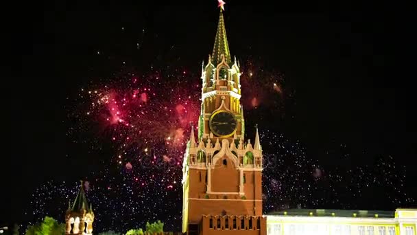 Πυροτεχνήματα Πάνω Από Κρεμλίνο Της Μόσχας Ρωσία — Αρχείο Βίντεο