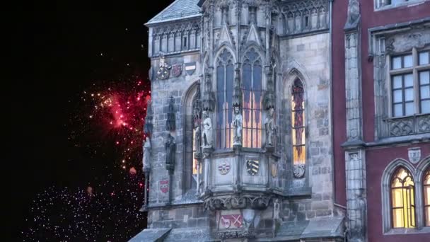 Old Town City Hall Och Holiday Fyrverkerier Prag Visa Från — Stockvideo