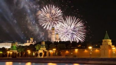 Moskova Kremlin, Rusya üzerinde havai fişek 