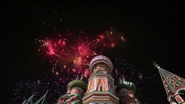 Catedral Intercesión Santísima Theotokos Foso Templo Basilio Bendito Fuegos Artificiales — Vídeo de stock