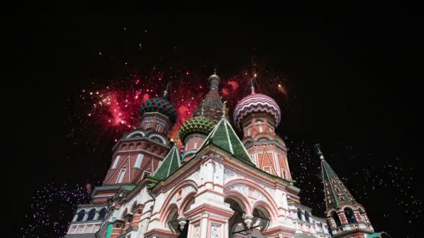 Catedral Intercesión Santísima Theotokos Foso Templo Basilio Bendito Fuegos Artificiales — Vídeo de stock