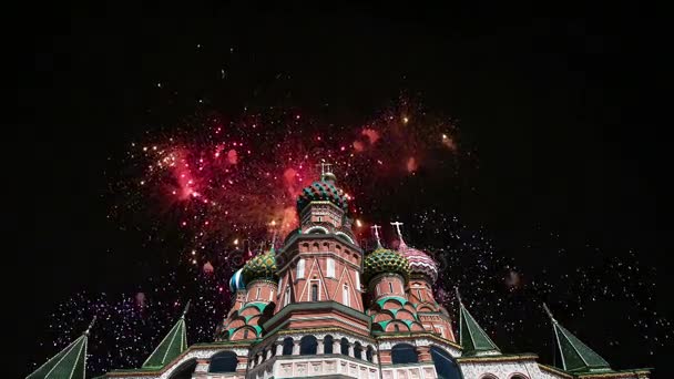 Catedral Intercesión Santísima Theotokos Foso Templo Basilio Bendito Fuegos Artificiales — Vídeo de stock