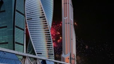 Uluslararası İş Merkezi (şehir) ve Fireworks uygulamasında, Moskova, Rusya gökdelenler 