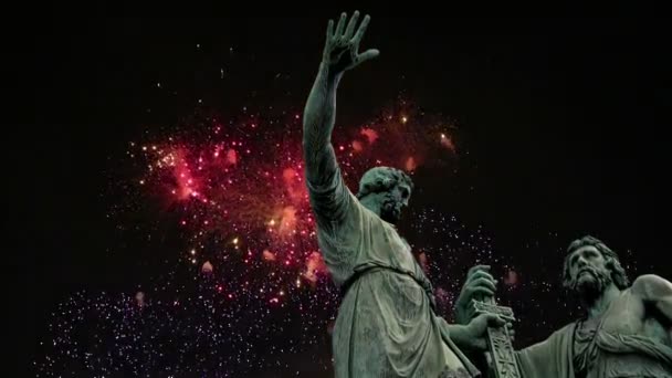 Minin Och Pojarsky Monument Uppfördes 1818 Och Fyrverkerier Röda Torget — Stockvideo