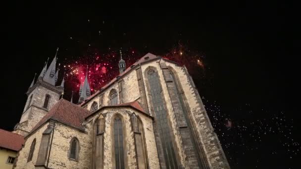 Gotische Kerk Van Moeder Gods Voor Tyn Old Town Square — Stockvideo