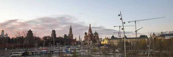 Basil Cathedral Natten Visa Från Nya Zaryadye Park Urban Park — Stockfoto