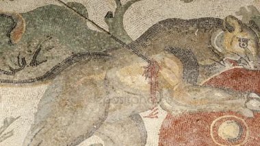 Sicilya, İtalya-03 Mayıs 2011: Mozaik parçası Roma Villa Romana del Casale, Sicilya, UNESCO Dünya Miras Listesi (Ken burns efekti)