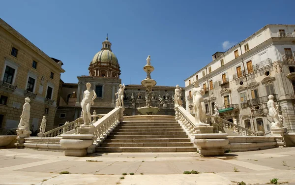 Fontana Pretória em Palermo, Sicília também é chamado Fonte de s — Fotografia de Stock